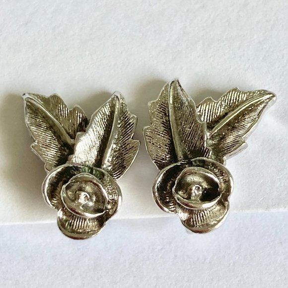 Vintage Sarah Coventry Rose Bud Flower Clip On Earrings Climber Silver Tone 70's - Picture 3 of 14